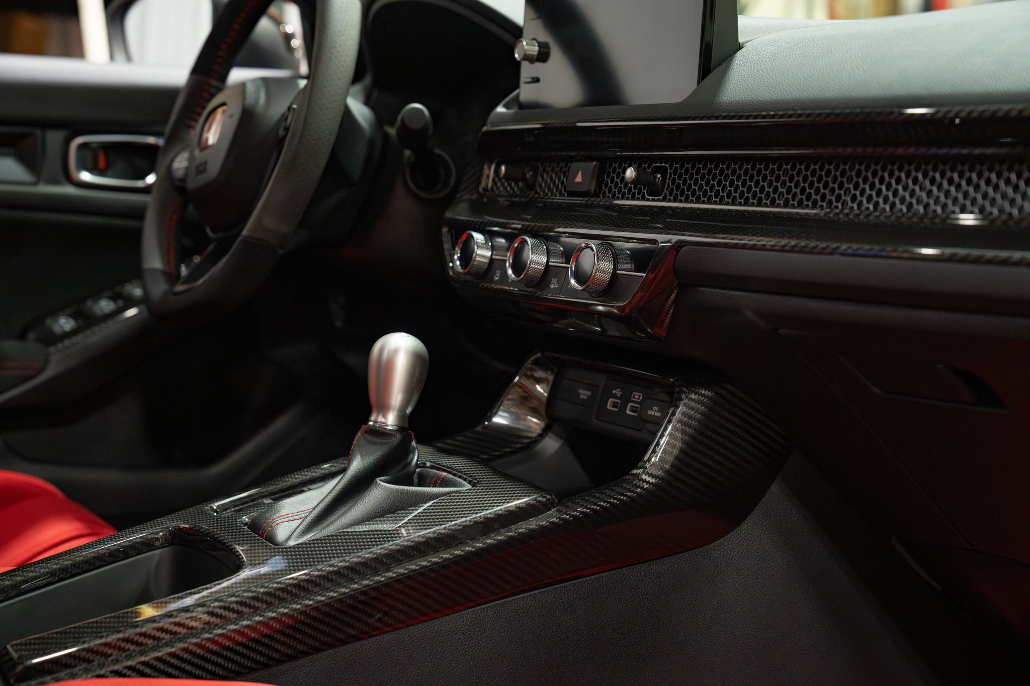 OLM LE Carbon Fiber Interior Dash Cover (2pc) - 2022+ FL Honda Civic / FL5 Type R
