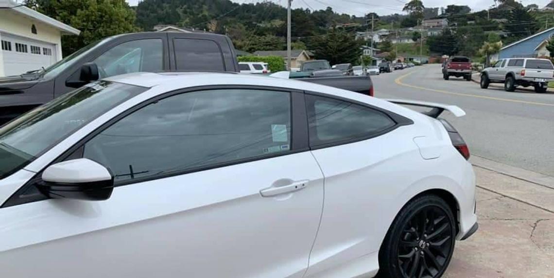 Chrome delete kit 2016 honda civic applied to window trim