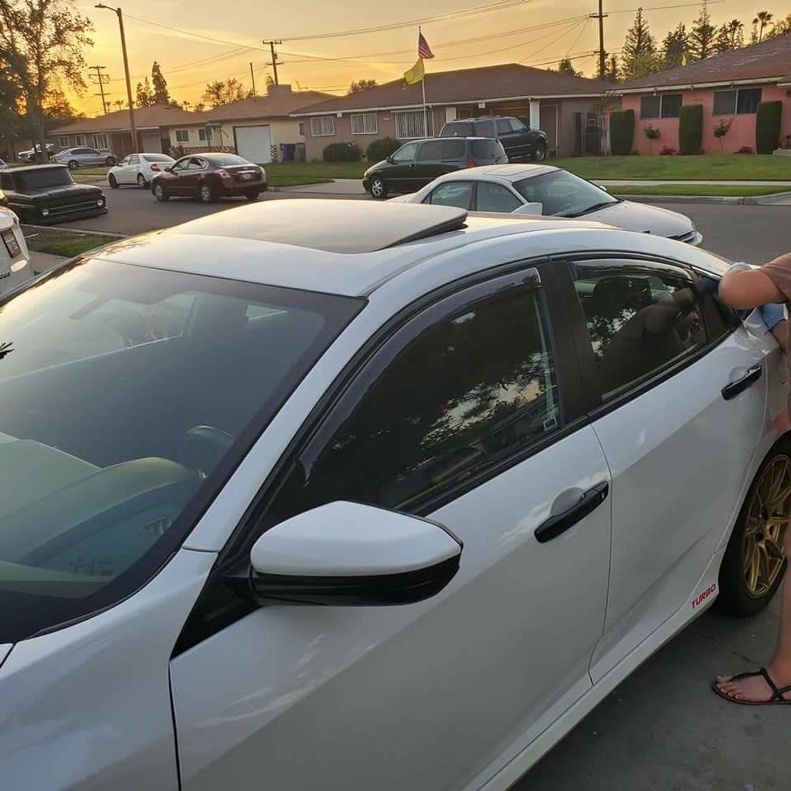 Chrome delete kit 2016 honda civic applied to window trim