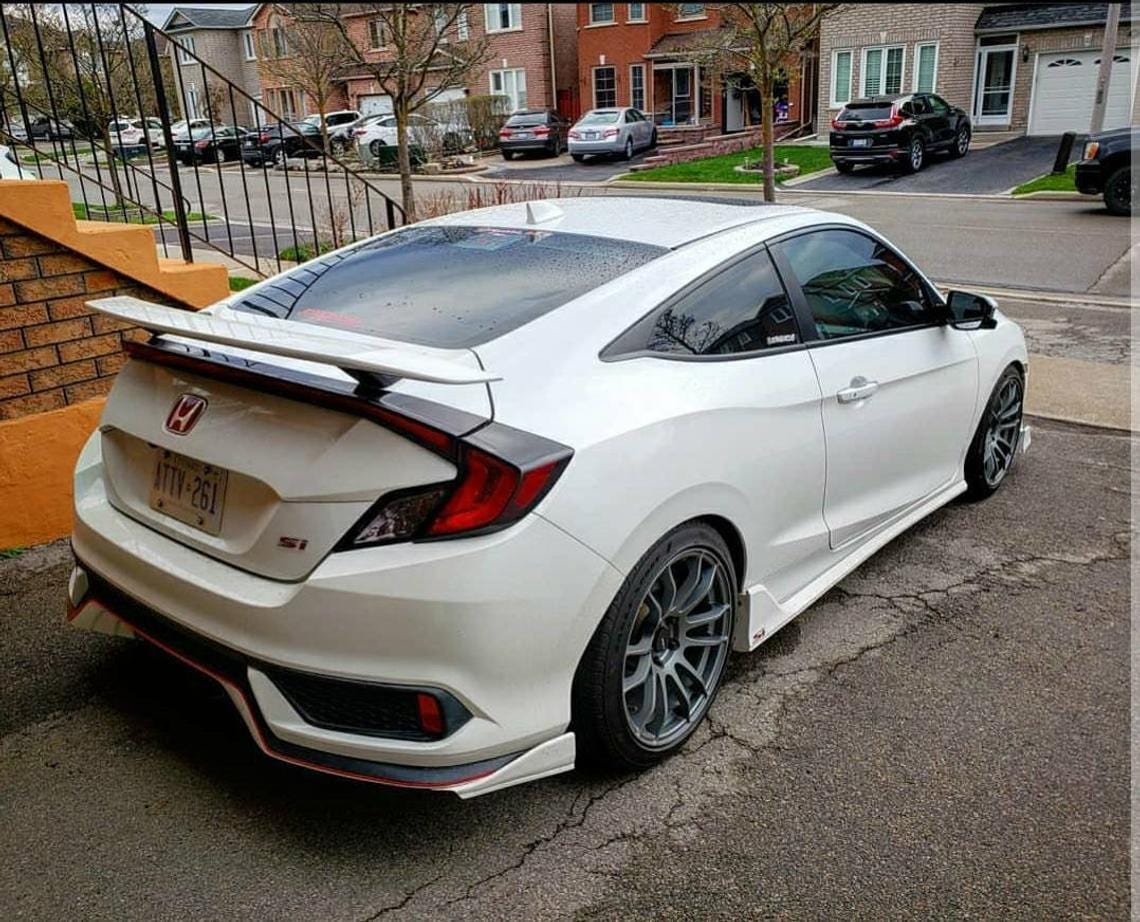 Chrome delete kit 2016 honda civic applied to window trim